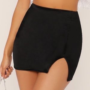 Black mini skirt with slit